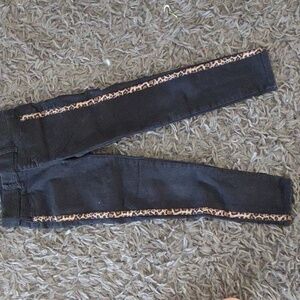 Black jeggings w/t leopard stripe on sides